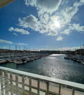 Idéal couple avec vue sur le PORT DE GRUISSAN 4CHE24